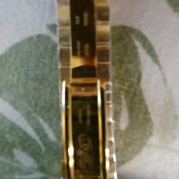 Watch - Picture 2 of 4